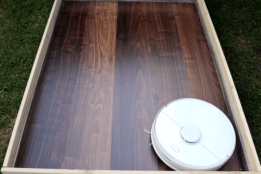 Идеальный результат всасывания Roborock S5 Max на твердых полах